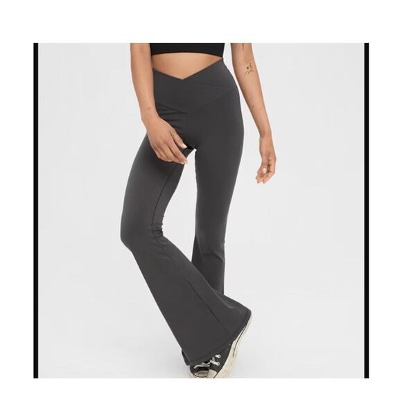 OFFLINE Aerie Real Me High Waisted Crossover Flare Legging Grey Shadow Small - Picture 1 of 9